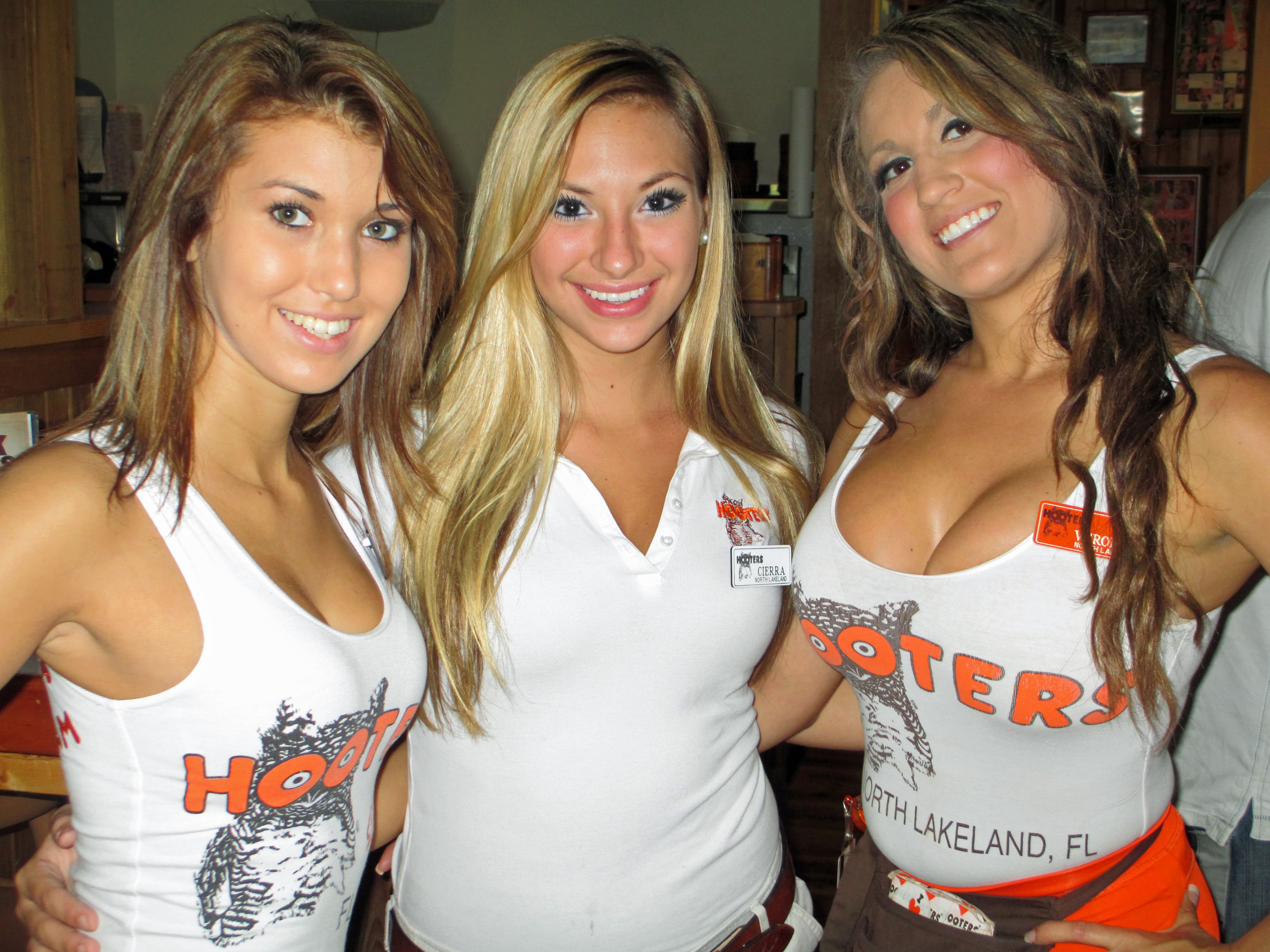 Sexy hooters women naked